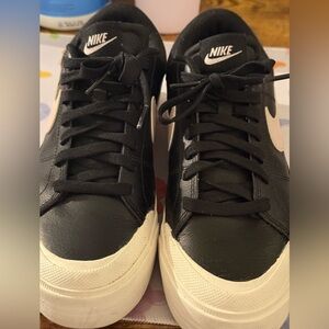 Nike Women’s Court Legacy Lift Platform Sneakers. Size 8.5